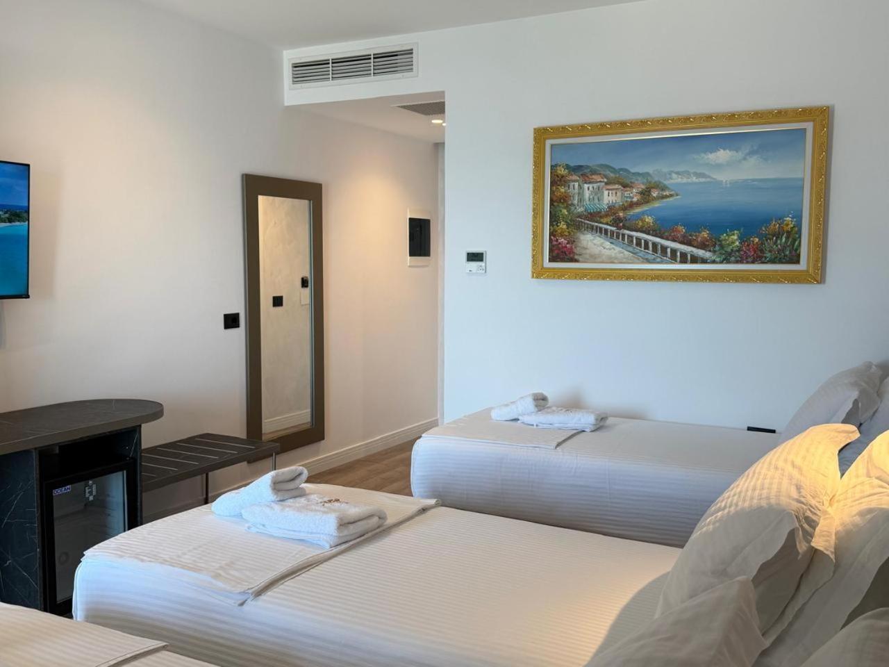 The Queen'S Lion Premium Hotel Sarandë Eksteriør bilde